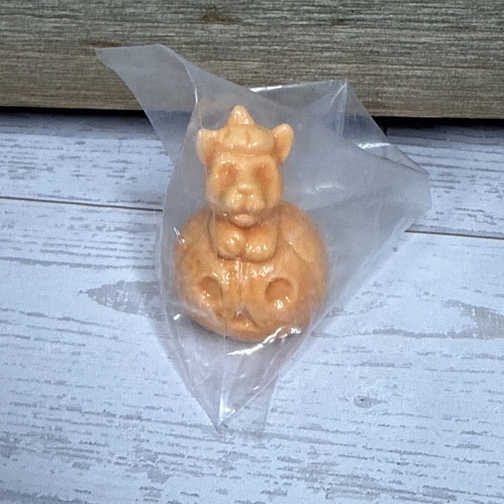 Wade Whimsies Calendar October Cat Pumpkin Halloween Red Rose Tea Figurine Serie